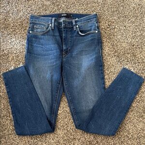 Women’s cropped Hudson jeans